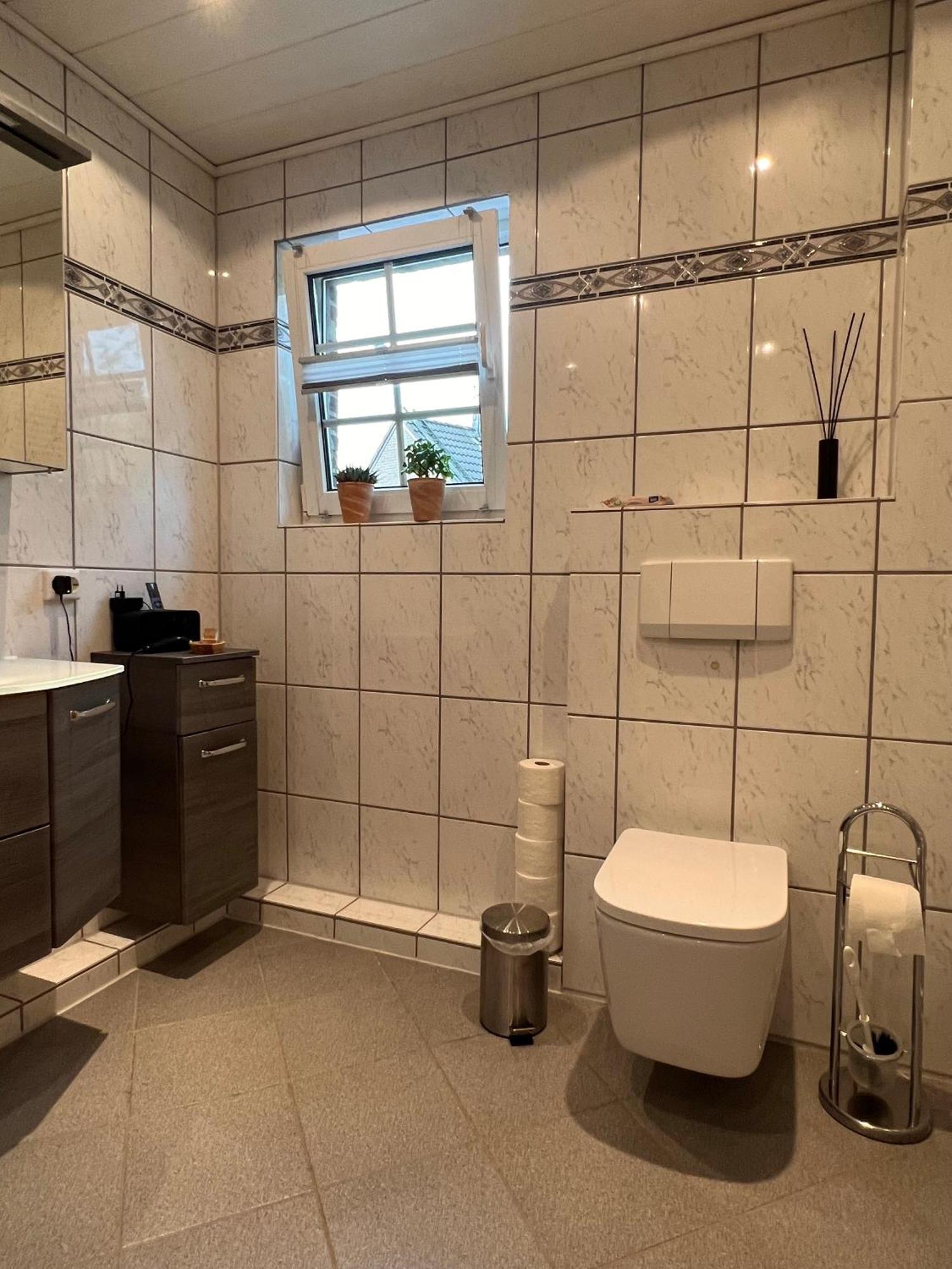 Aussergewoehnliches Haus Mit Sauna, Kamin Und Garten Wilhelmshaven Luaran gambar